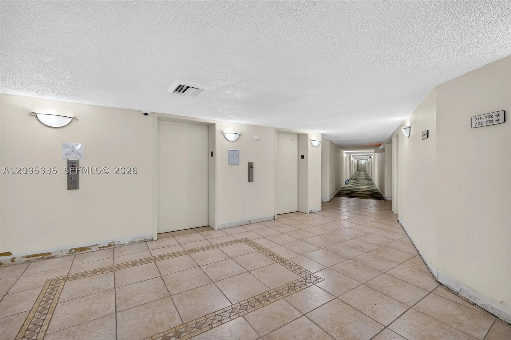1000 Parkview Dr #715
