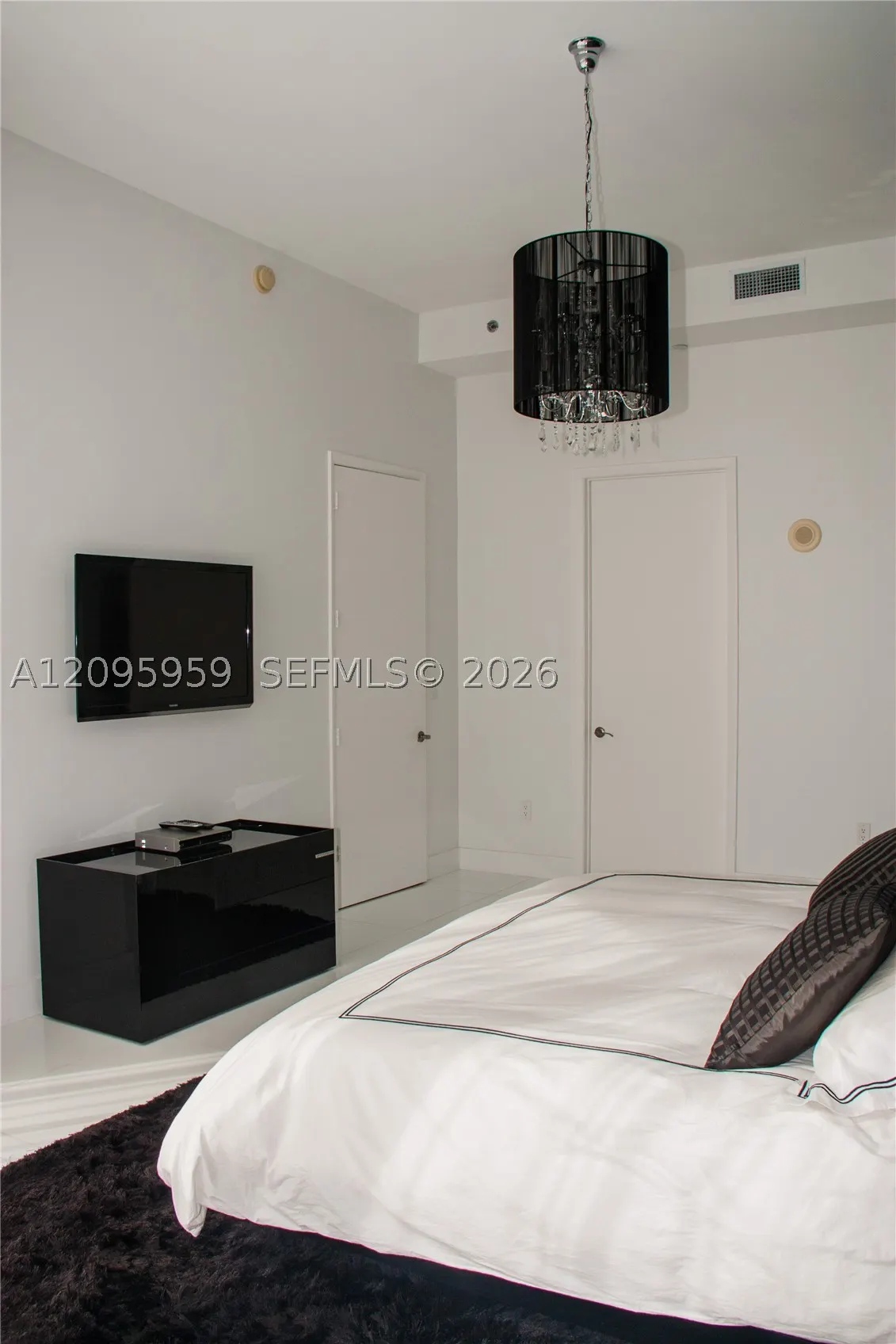 15811 Collins Ave #4306