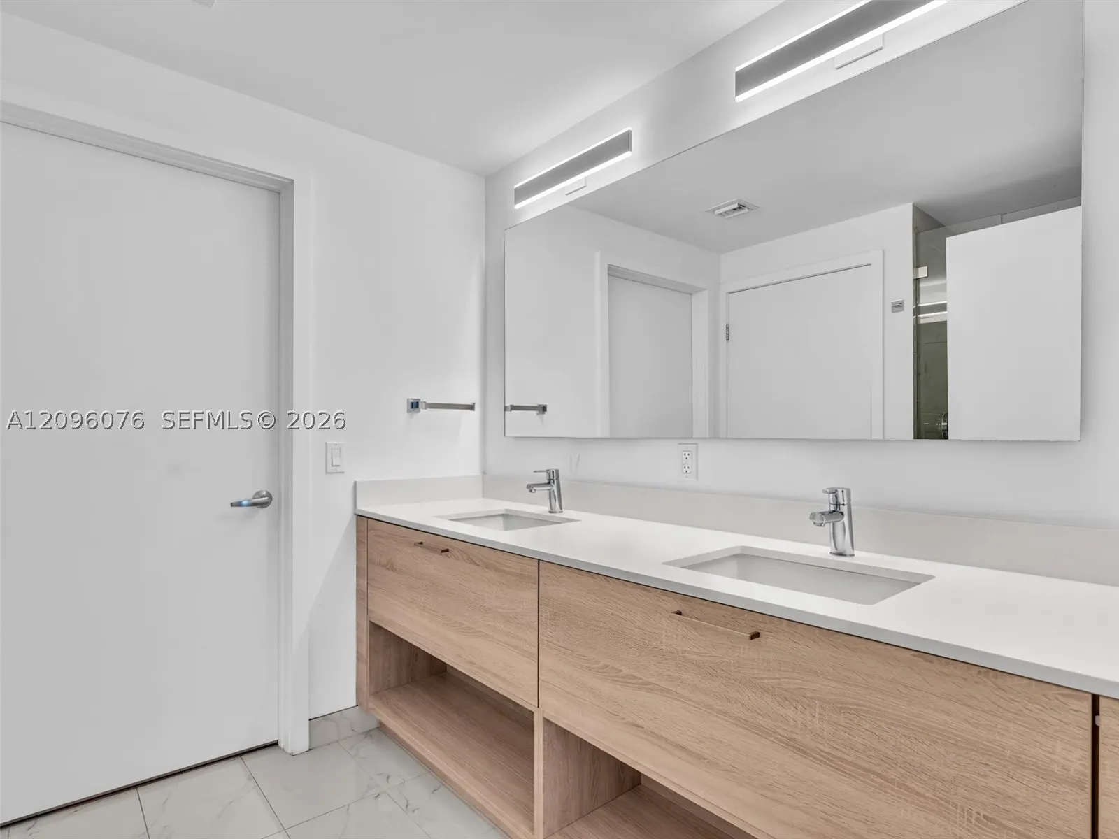 16385 Biscayne Blvd #1101
