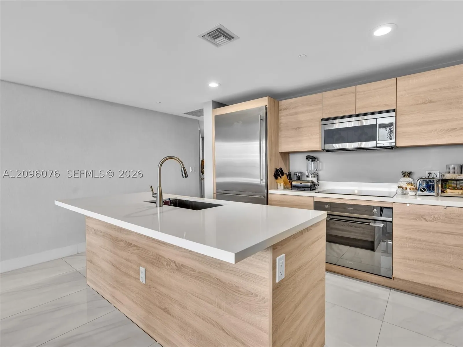 16385 Biscayne Blvd #1101