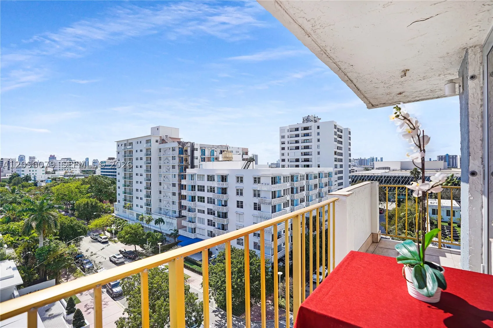 245 18 St #902