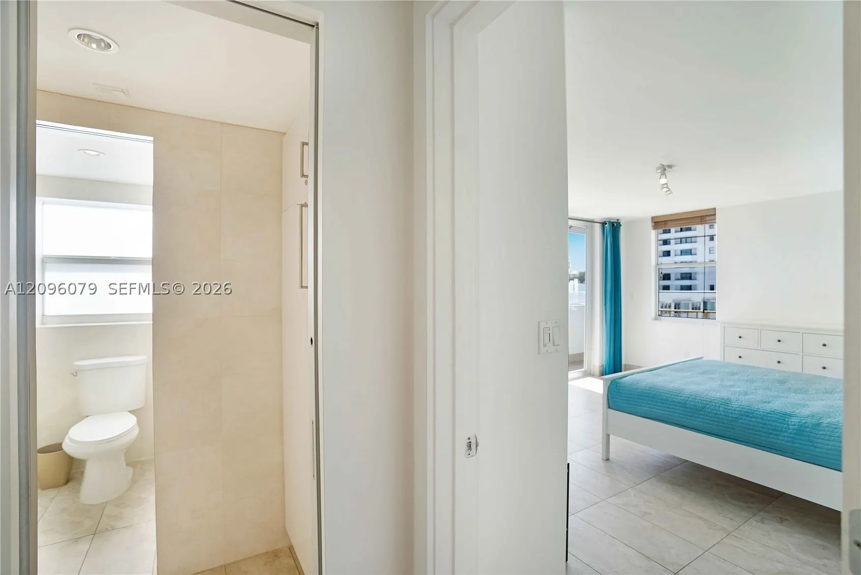 245 18 St #902