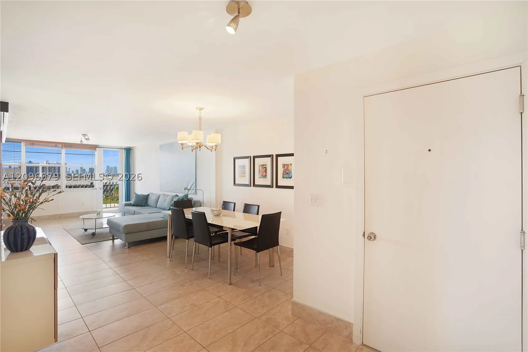 245 18 St #902