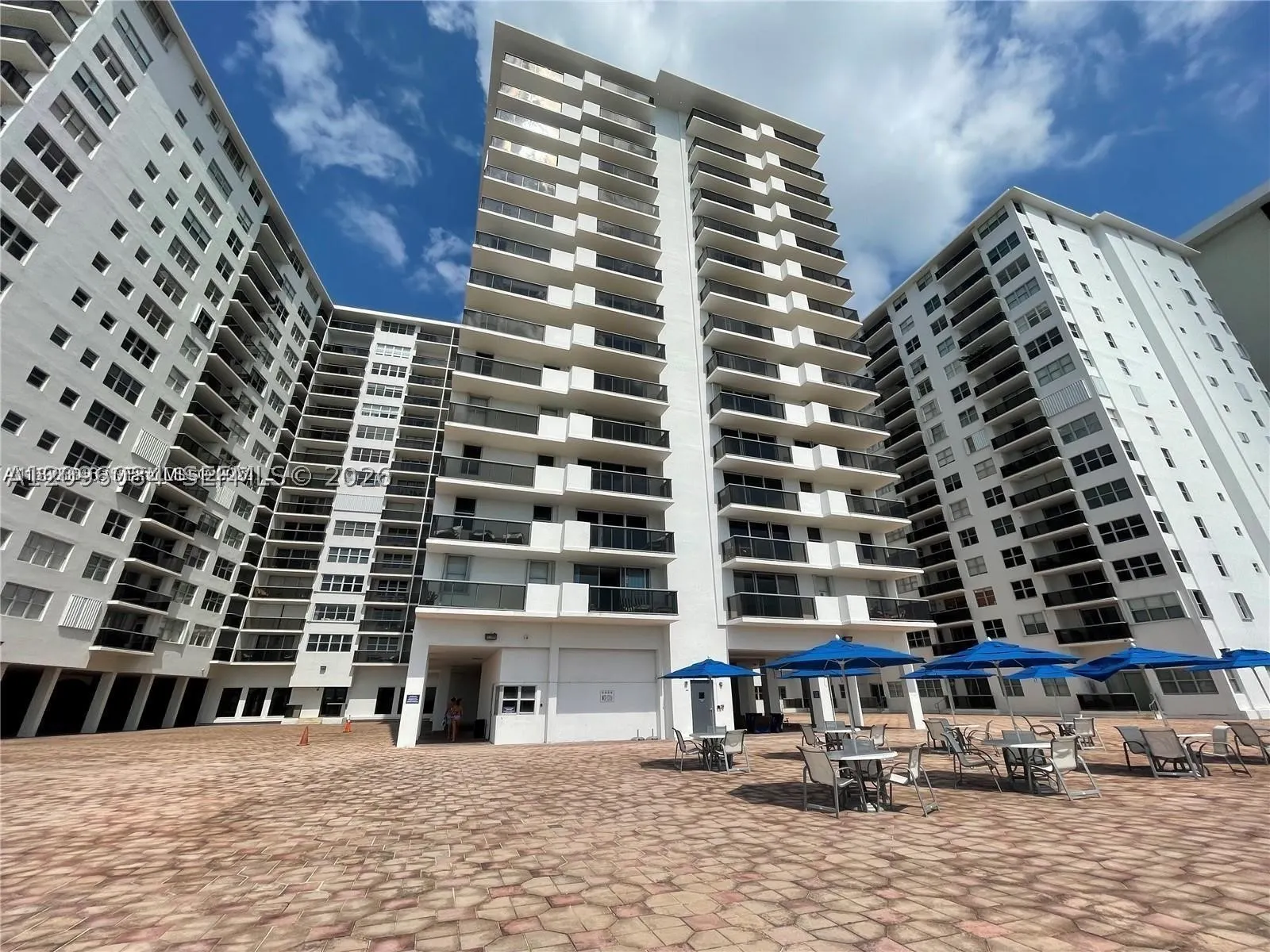 6039 Collins Ave #1710
