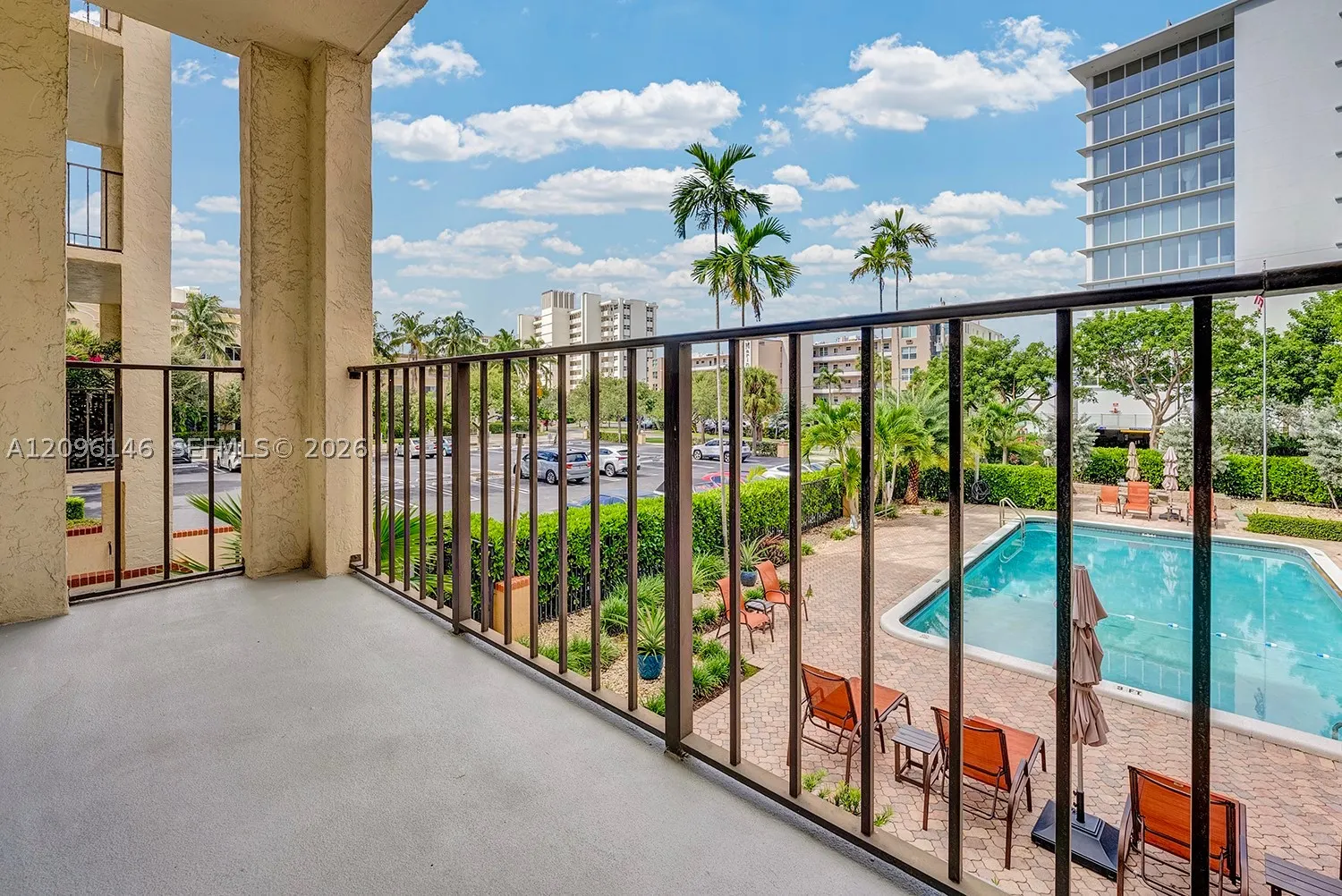 400 N Riverside Dr #203
