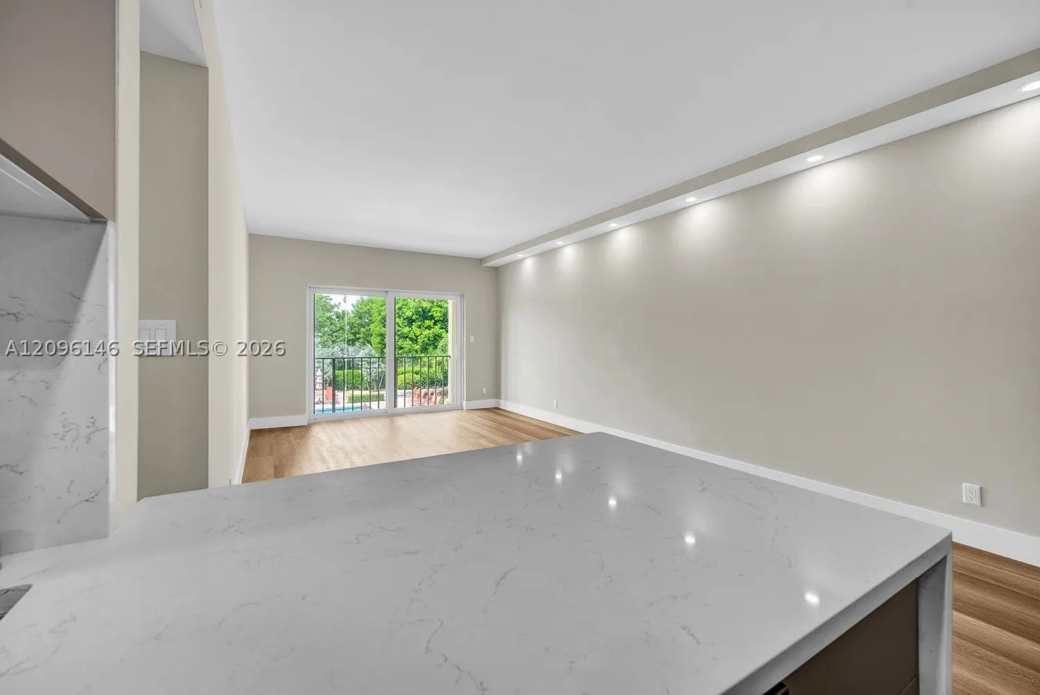 400 N Riverside Dr #203