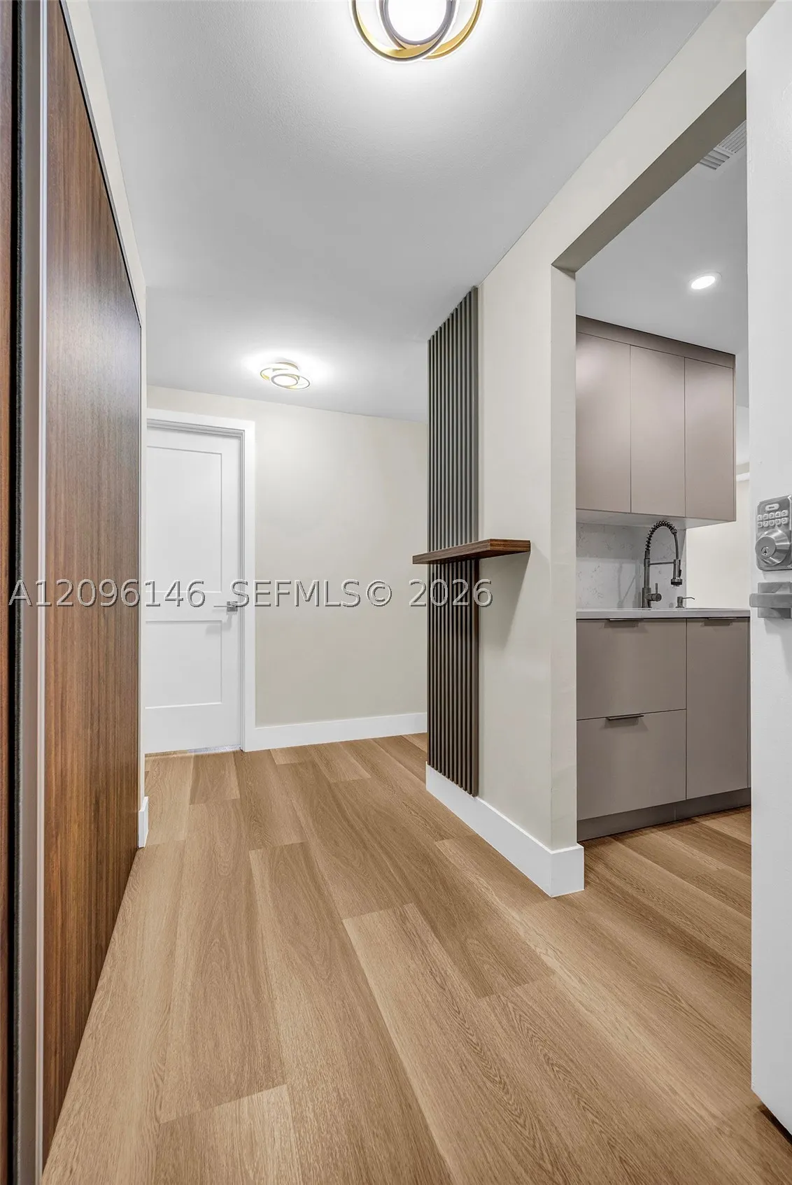 400 N Riverside Dr #203