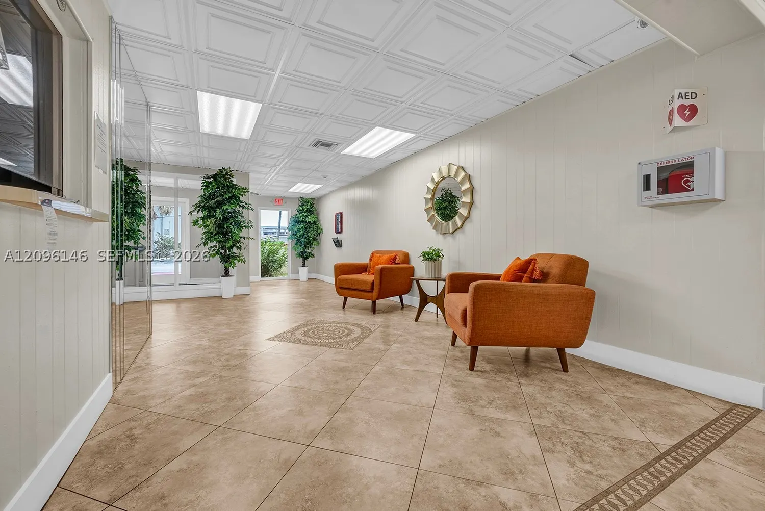 400 N Riverside Dr #203