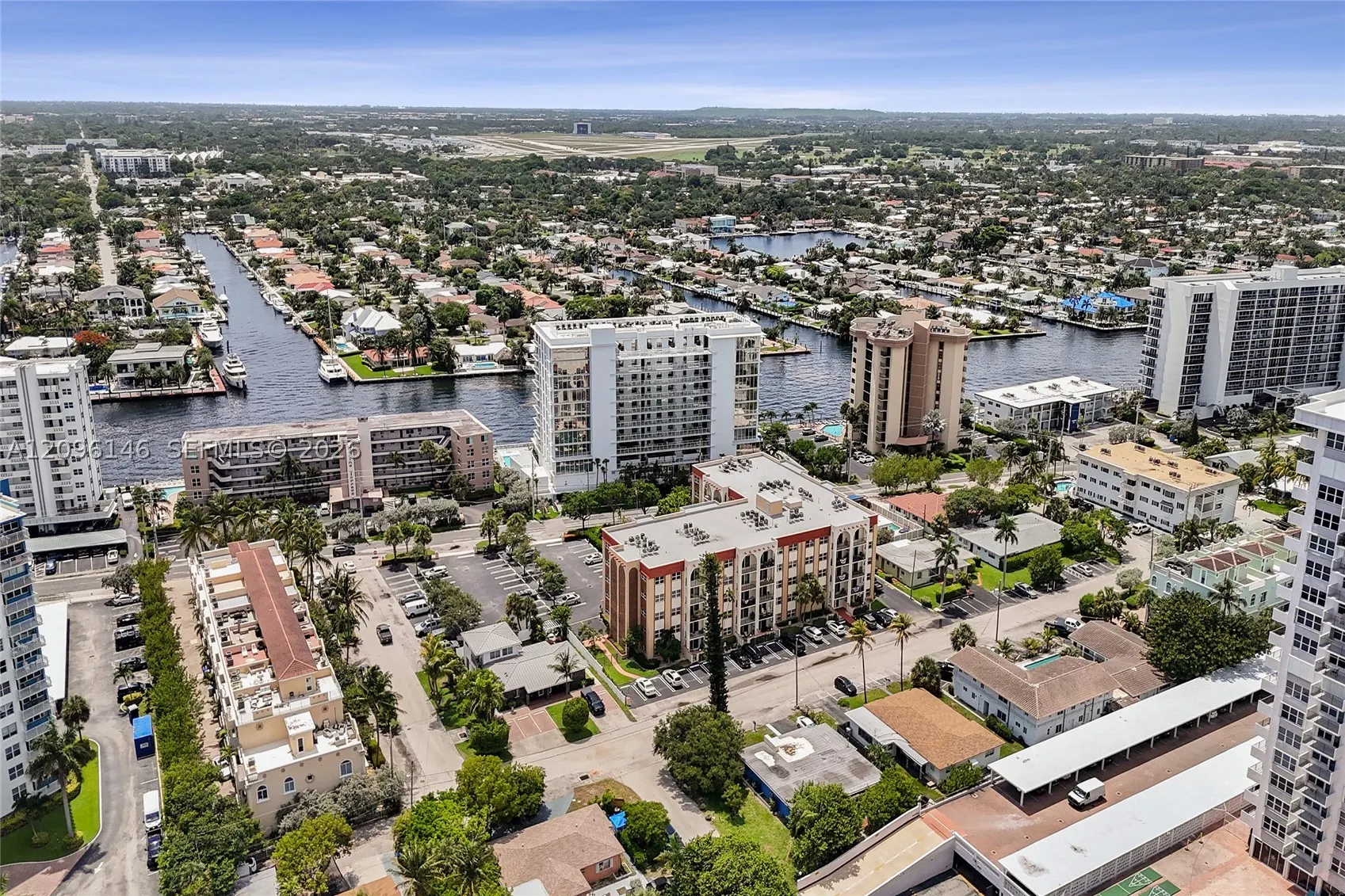 400 N Riverside Dr #203