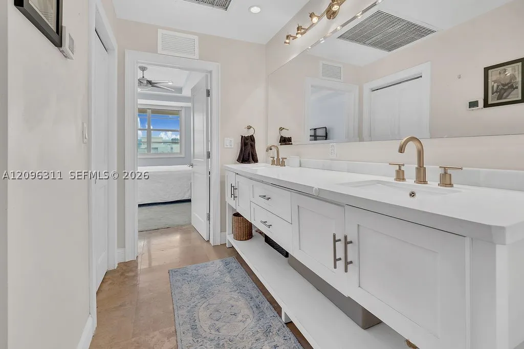 5701 Collins Ave #PH14