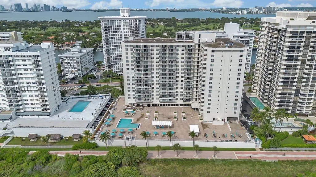 5701 Collins Ave #PH14