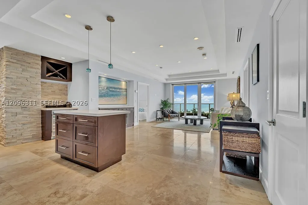 5701 Collins Ave #PH14