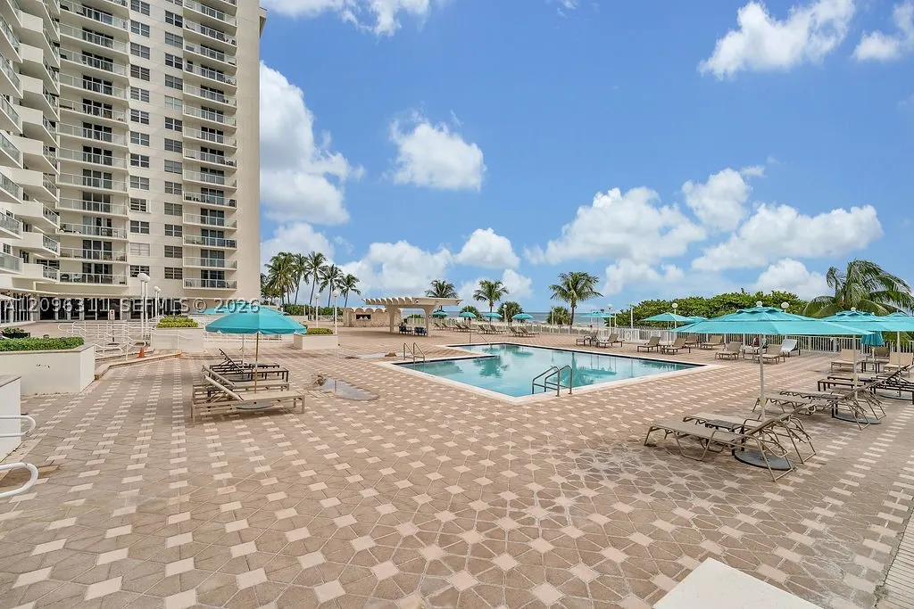 5701 Collins Ave #PH14