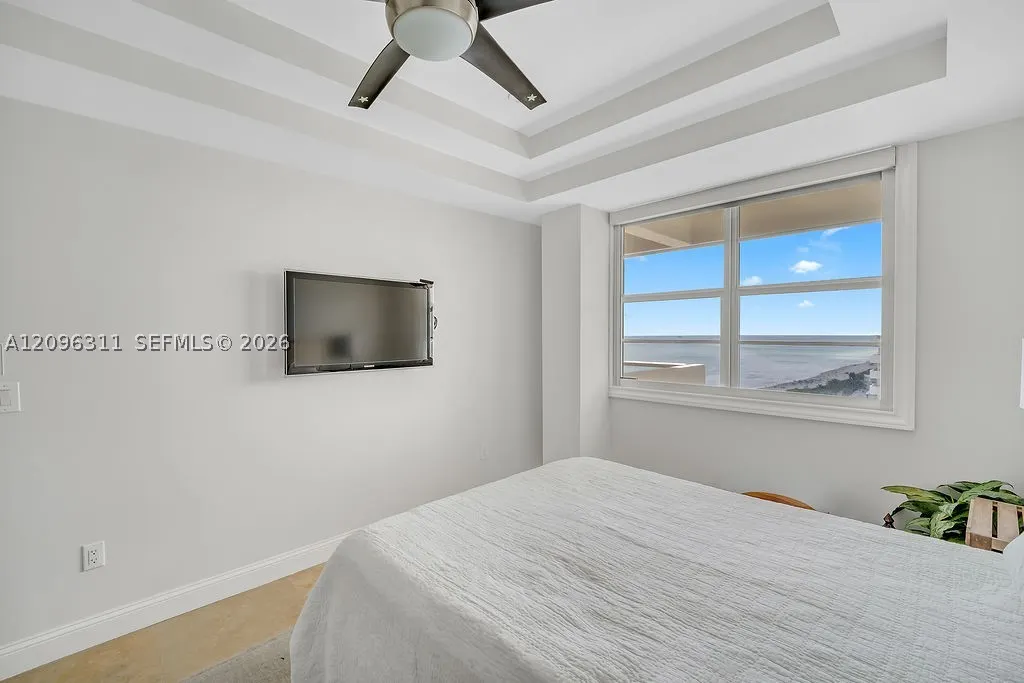 5701 Collins Ave #PH14