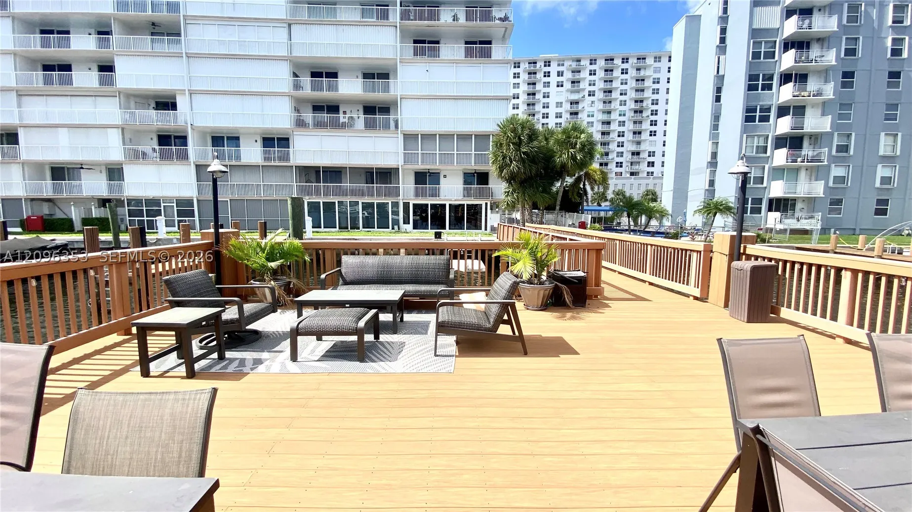 410 Golden Isles Dr #407