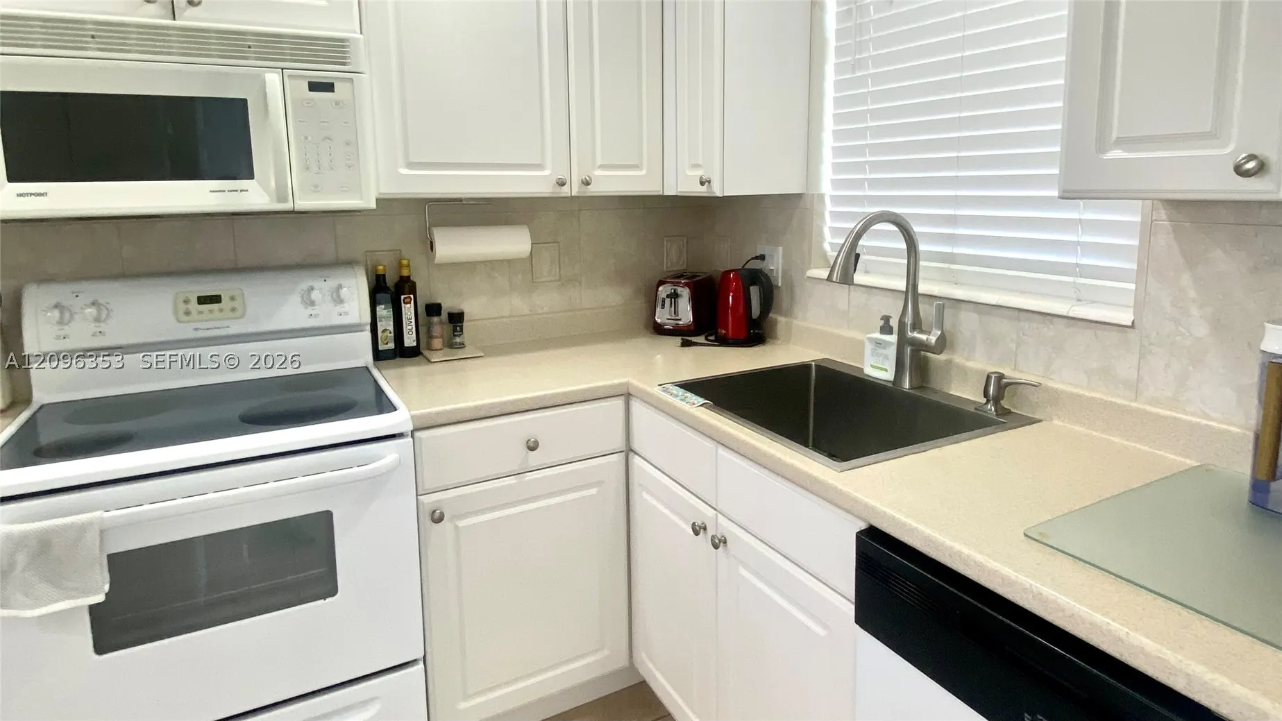 410 Golden Isles Dr #407
