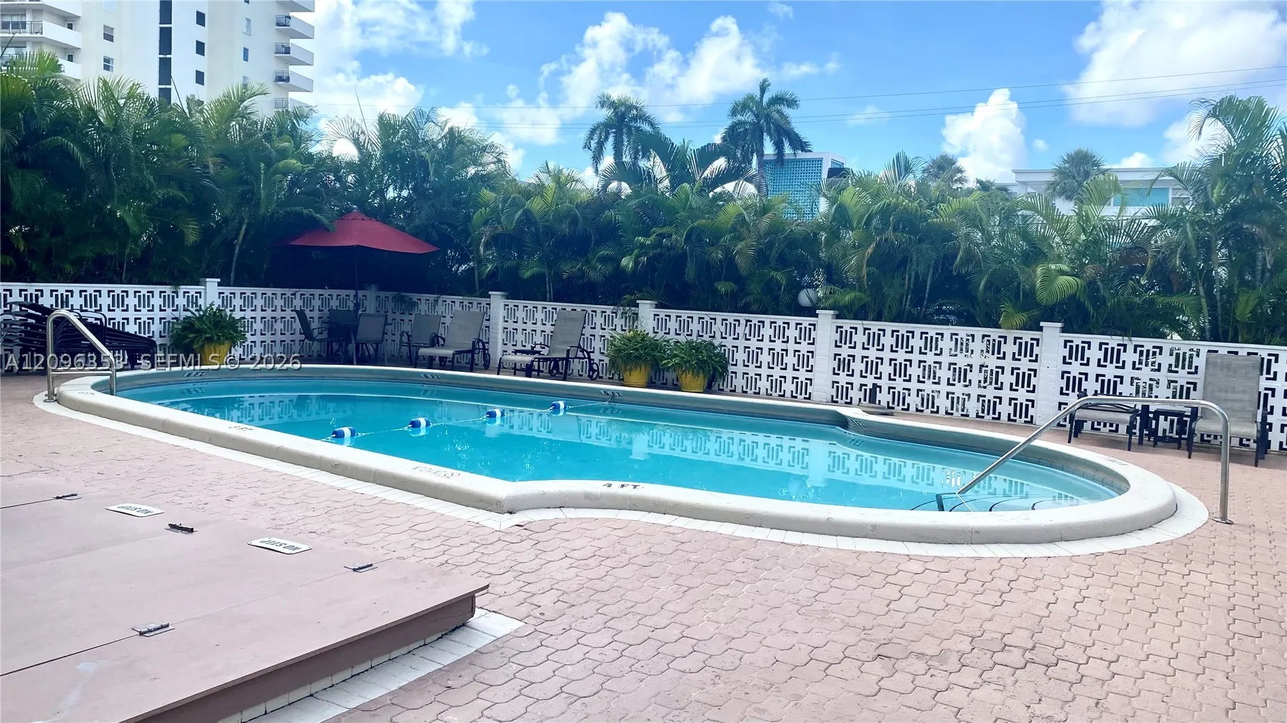 410 Golden Isles Dr #407