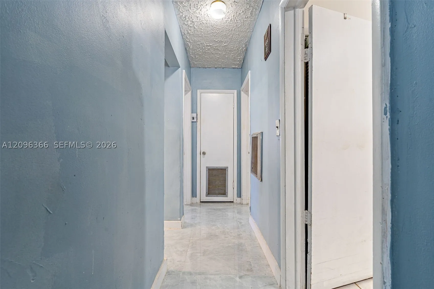 1409 NE 152nd St