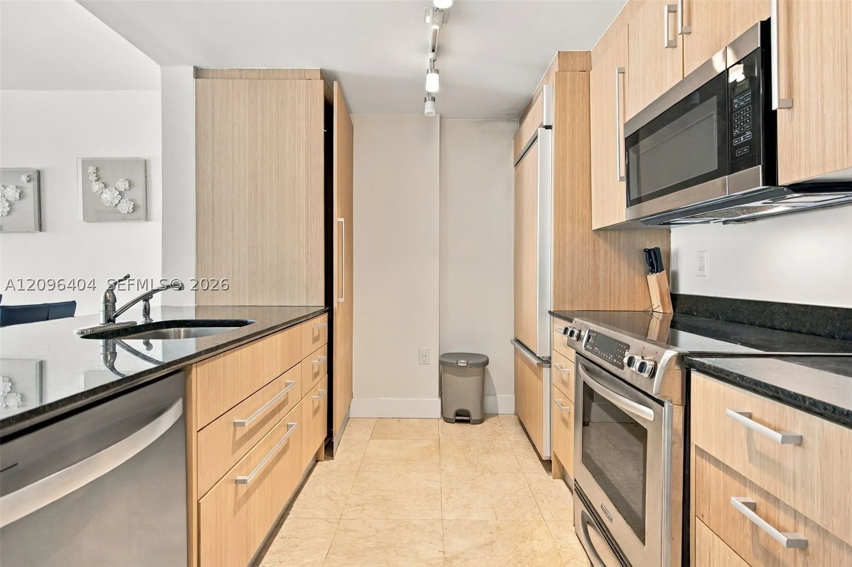 10275 Collins Ave #1412