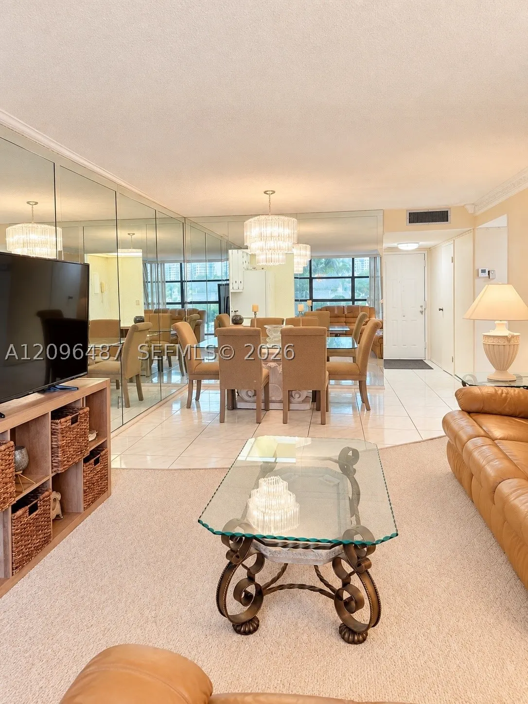 600 Parkview Dr #206