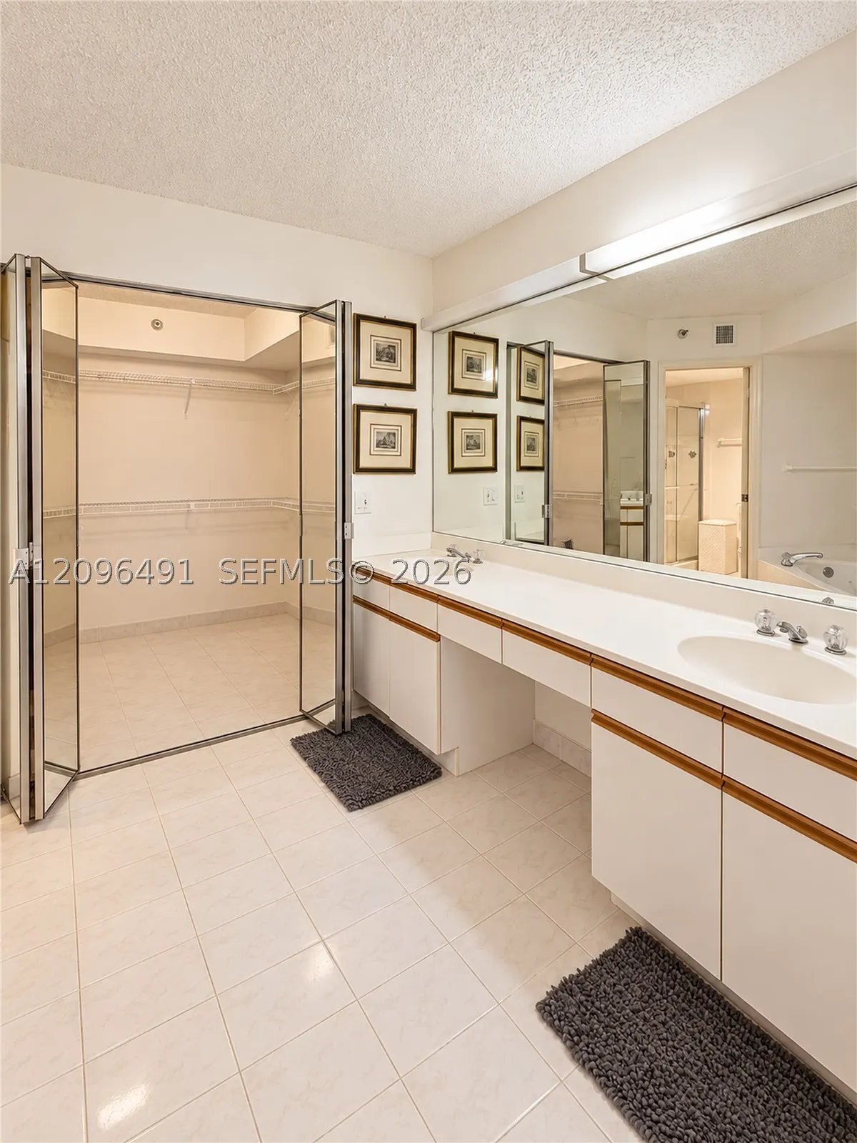 3500 Mystic Pointe Dr #1503
