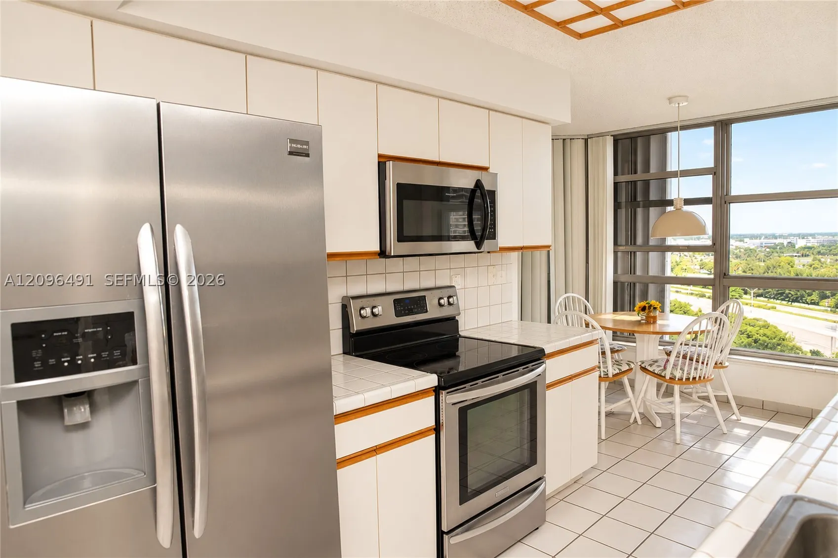 3500 Mystic Pointe Dr #1503
