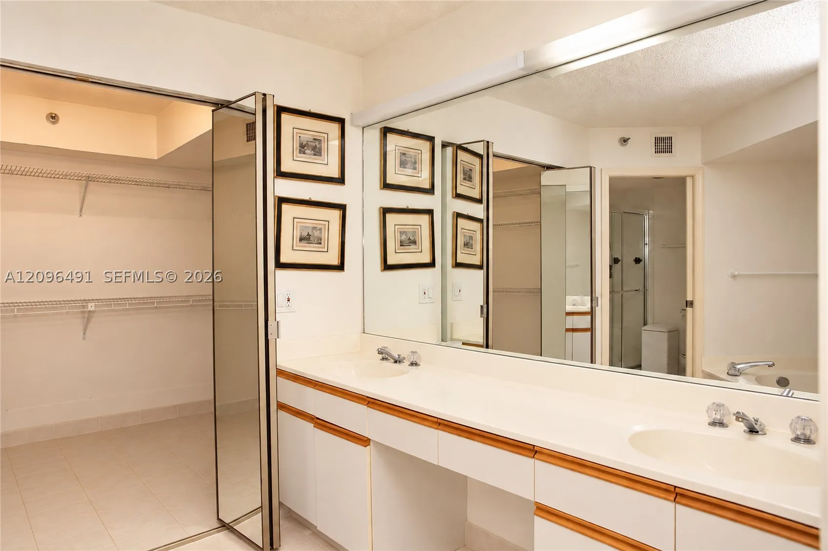 3500 Mystic Pointe Dr #1503