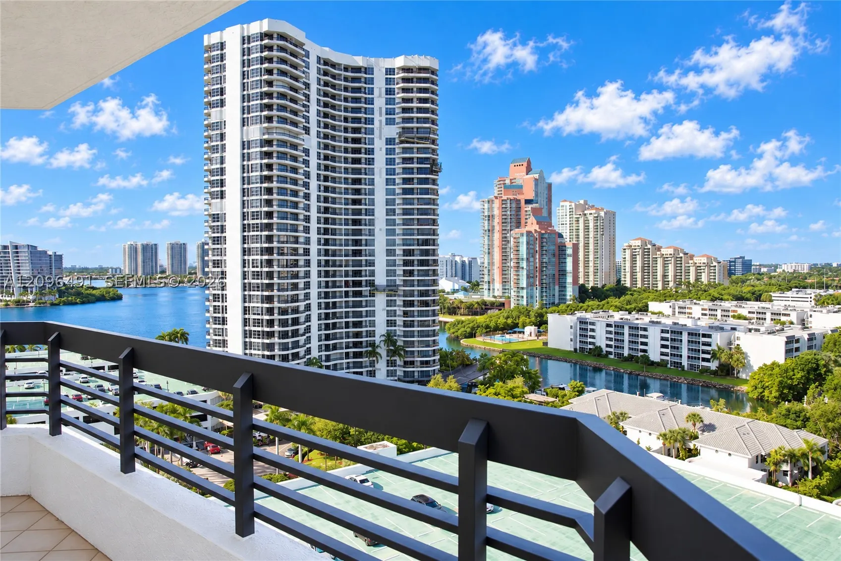 3500 Mystic Pointe Dr #1503