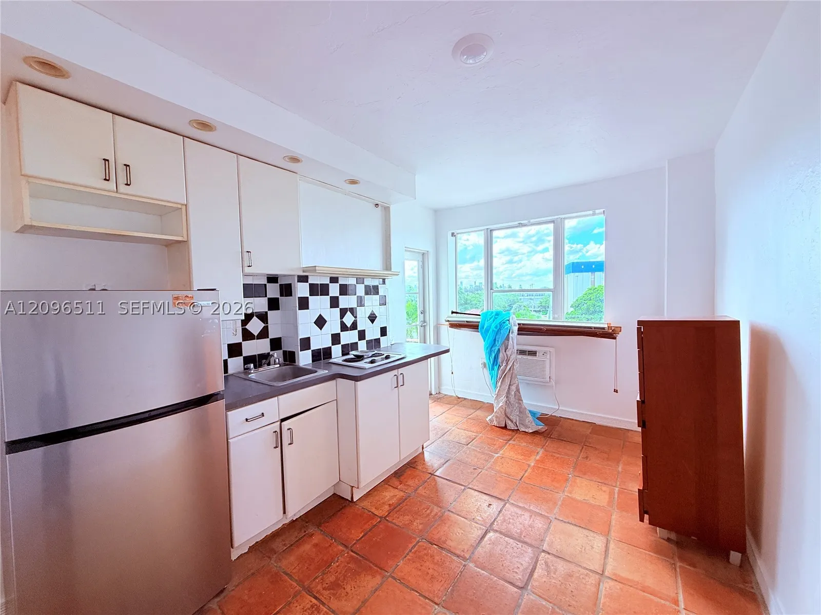 255 W 24th St #435