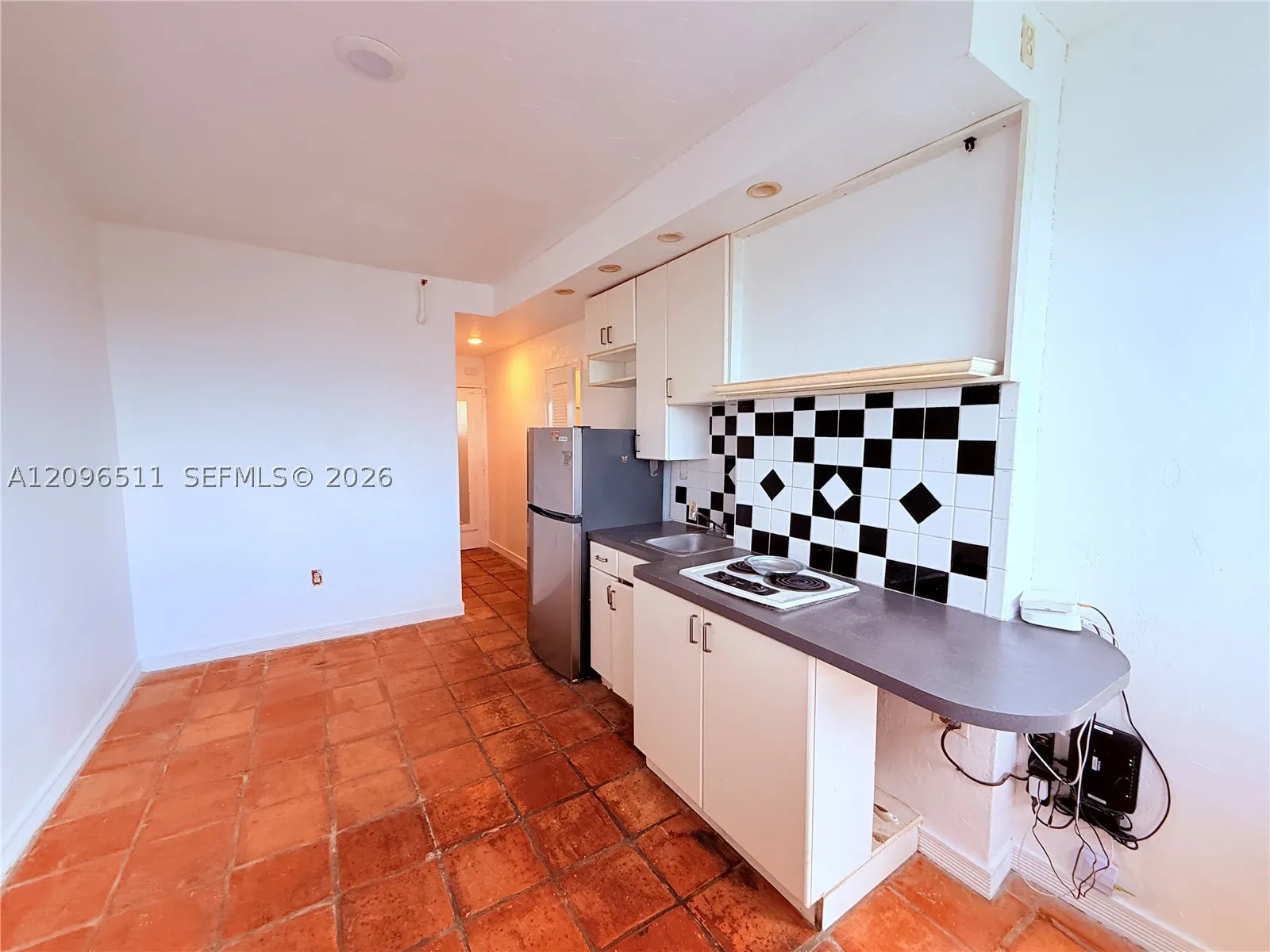 255 W 24th St #435