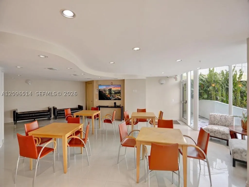 3370 Hidden Bay Dr #2410
