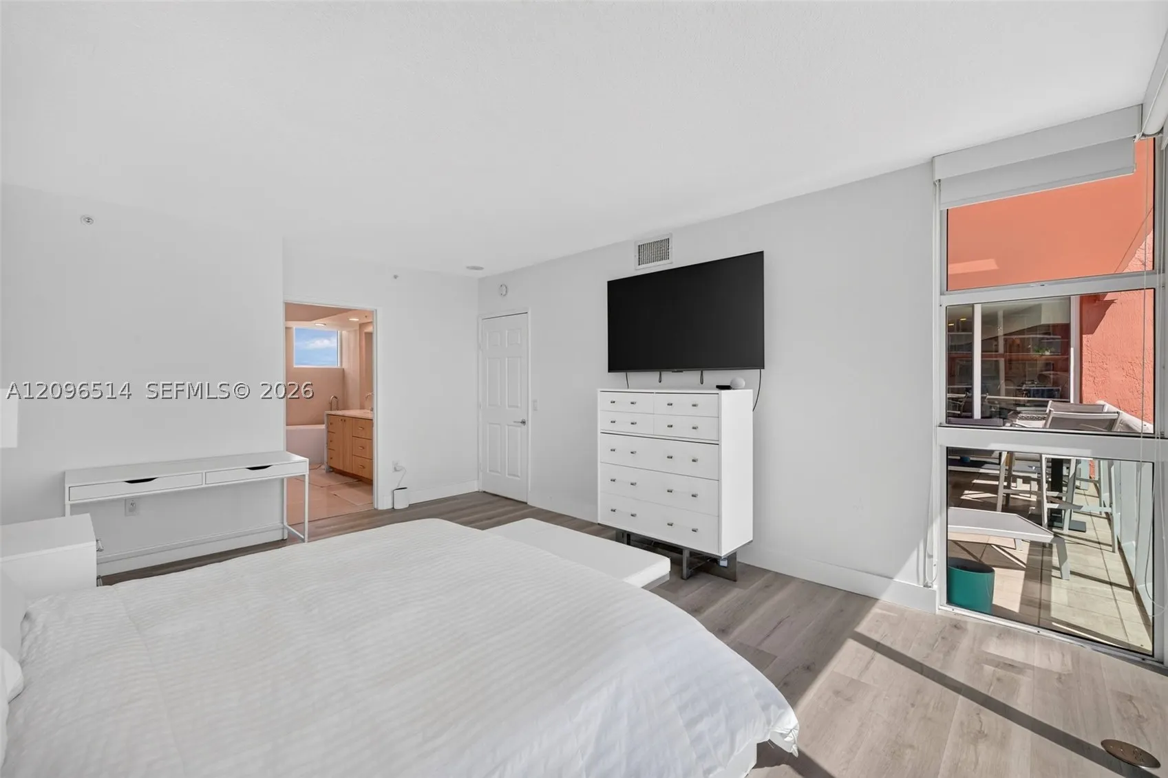 3370 Hidden Bay Dr #2410