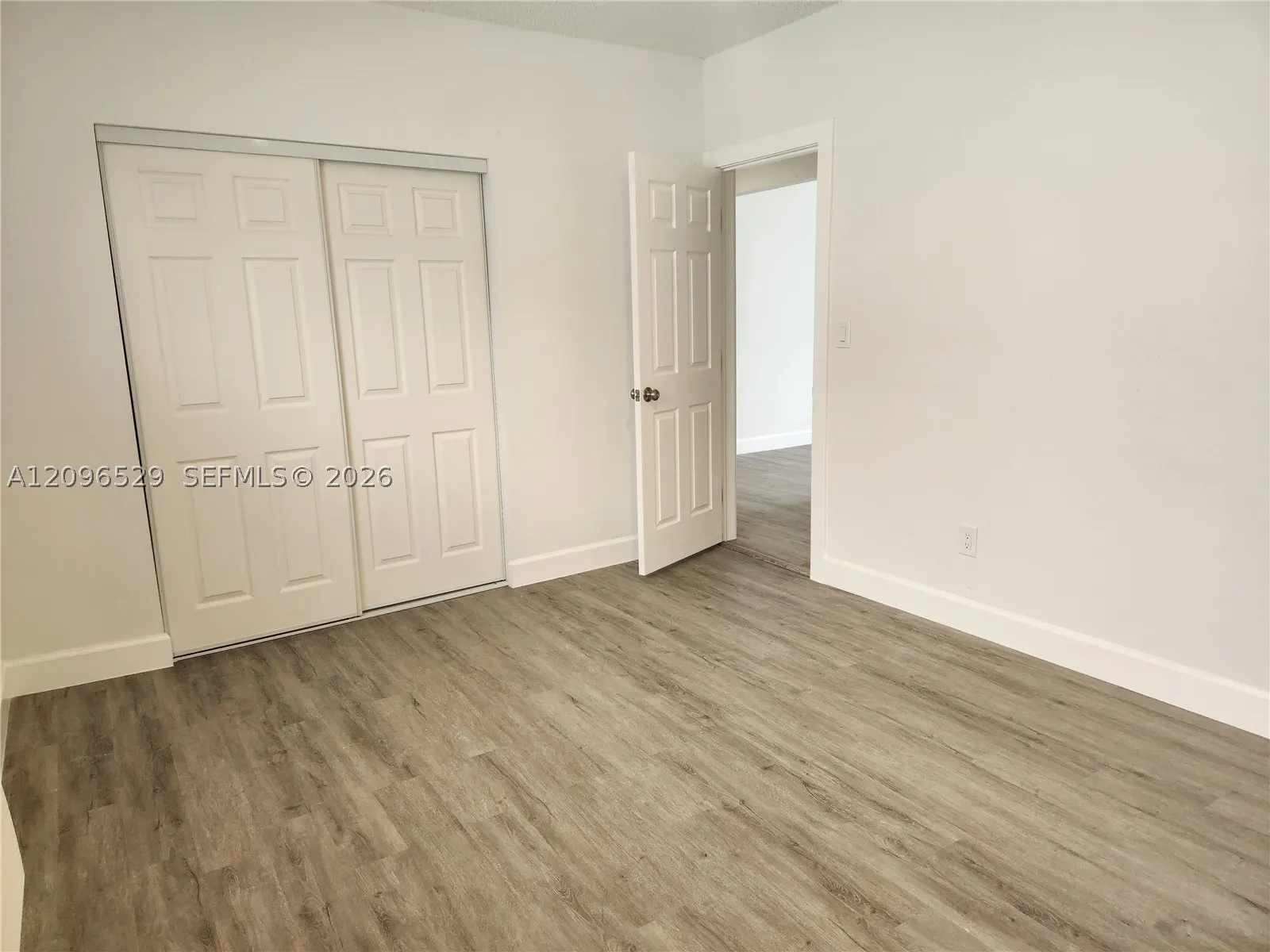 1239 Marseille Dr #4