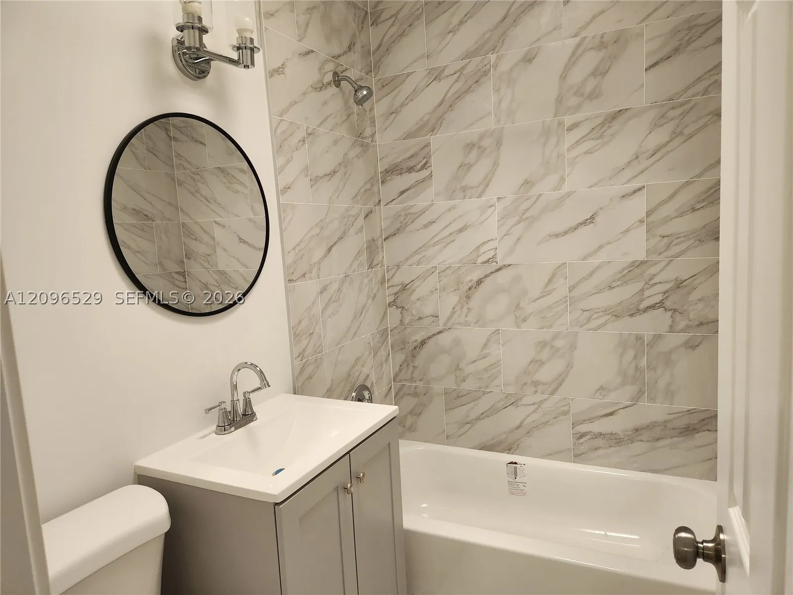 1239 Marseille Dr #4