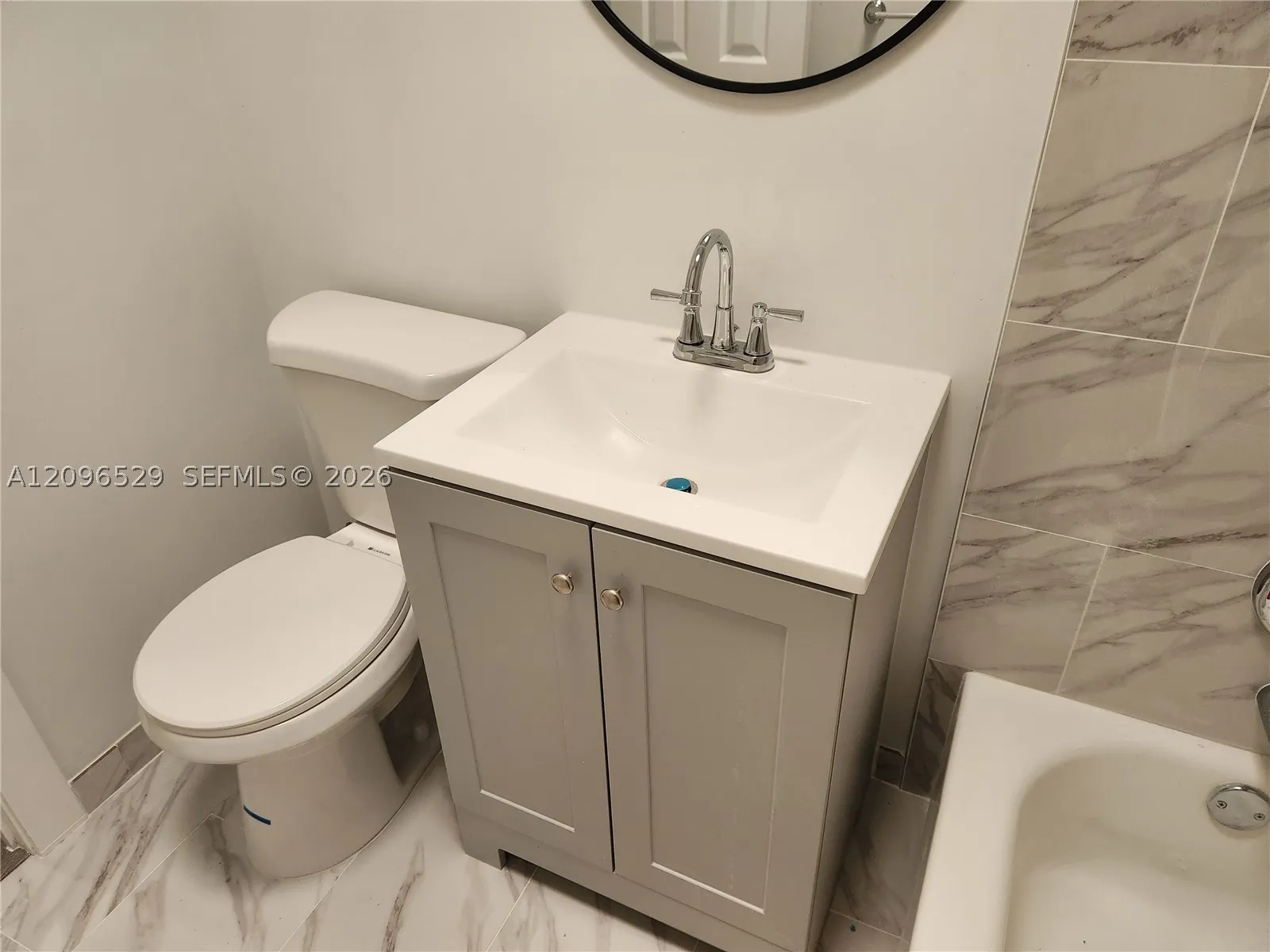 1239 Marseille Dr #4