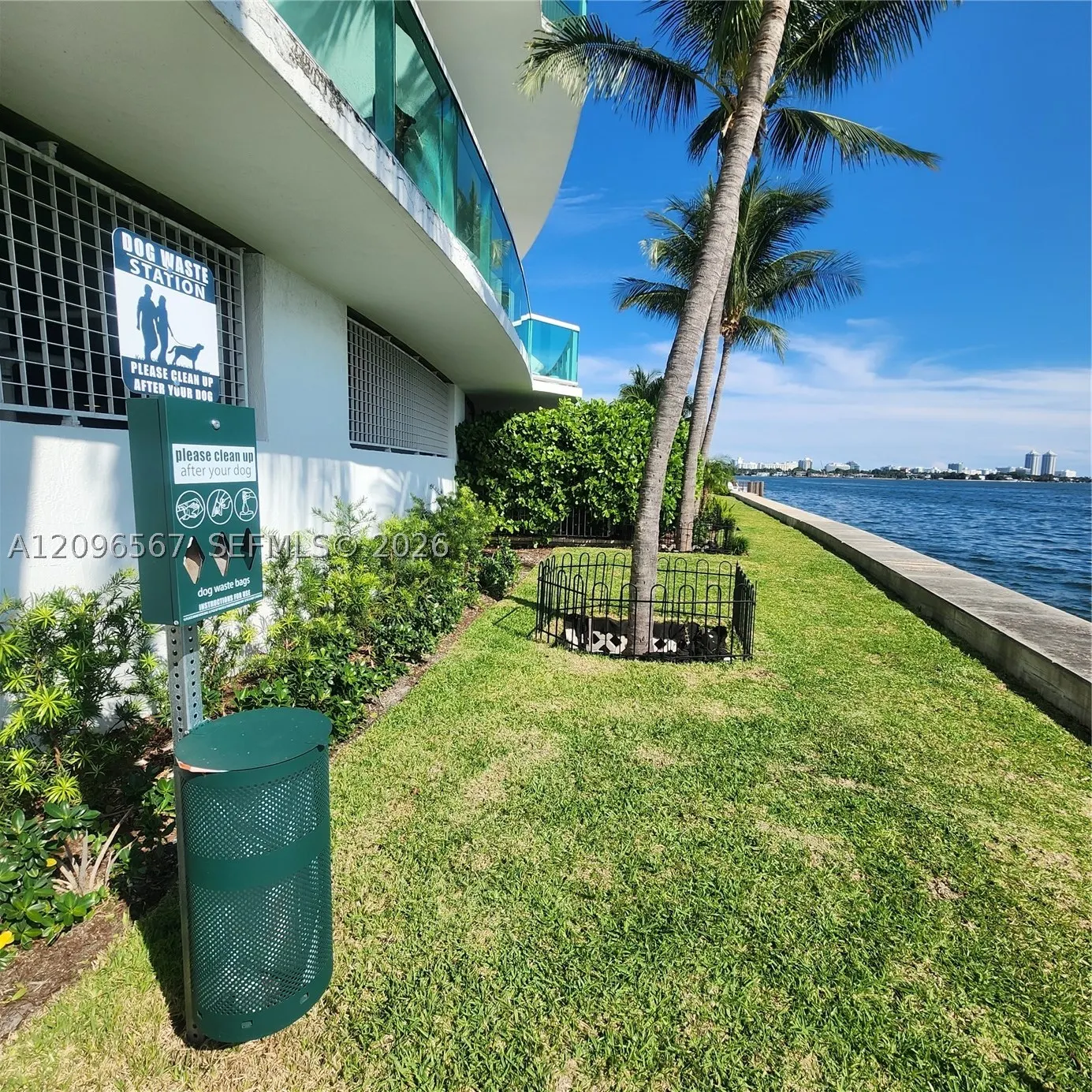 2000 Bay Dr #203