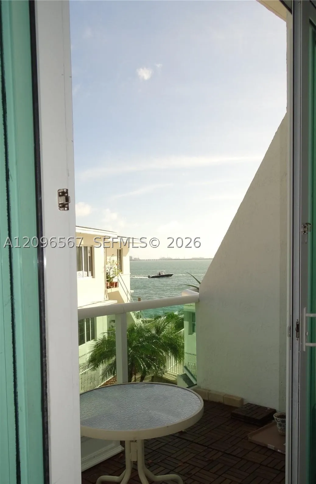 2000 Bay Dr #203