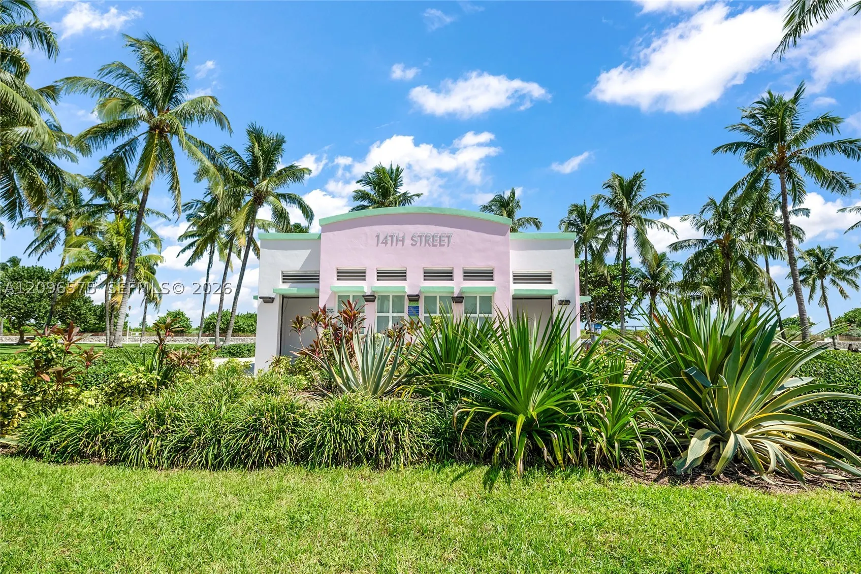 1330 Ocean Dr #R5D