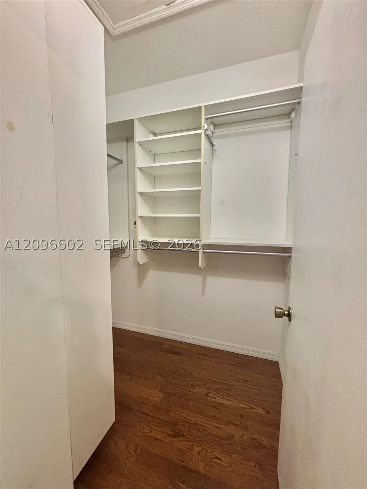 2307 Anchor Ct #4006