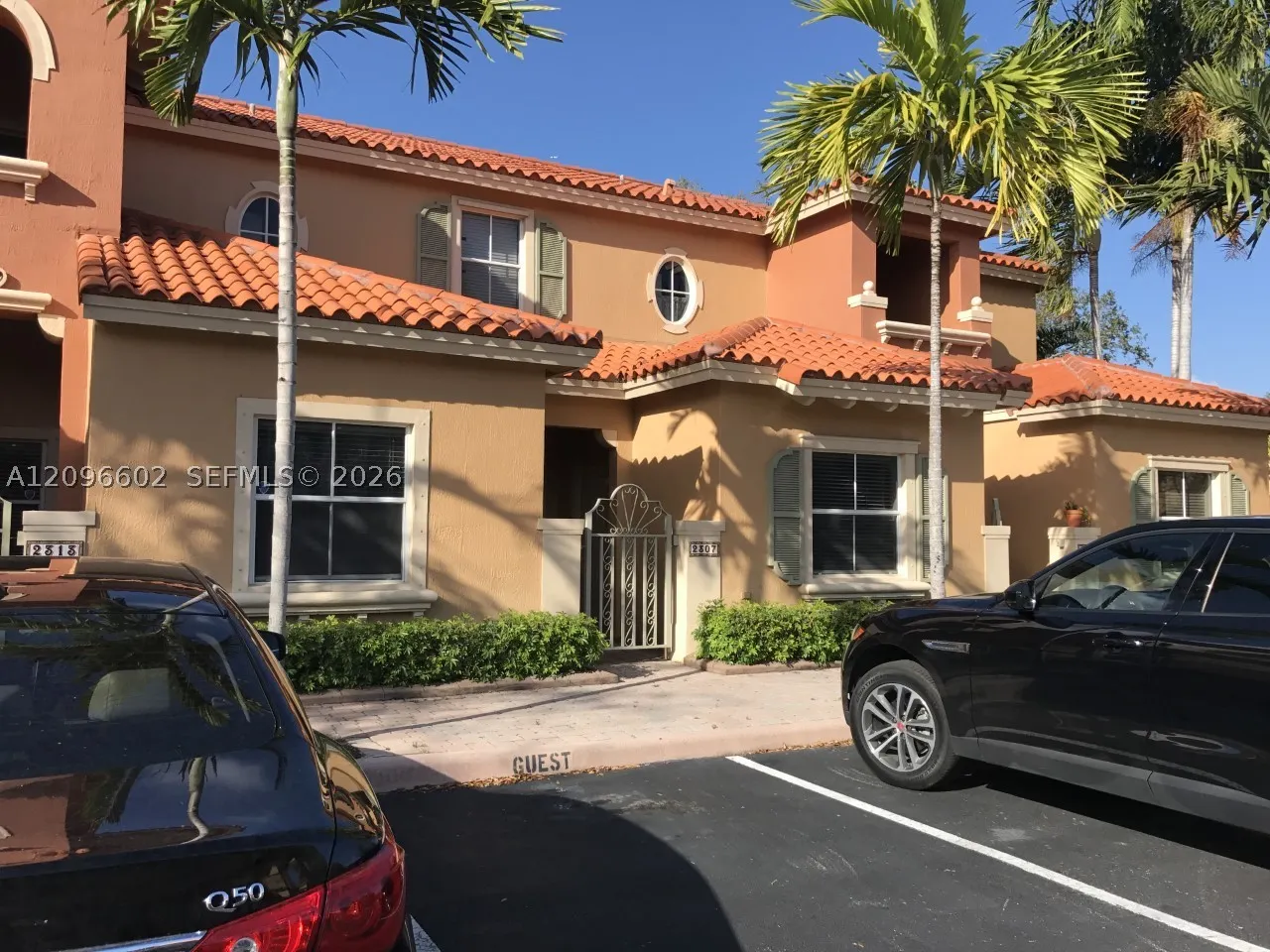2307 Anchor Ct #4006