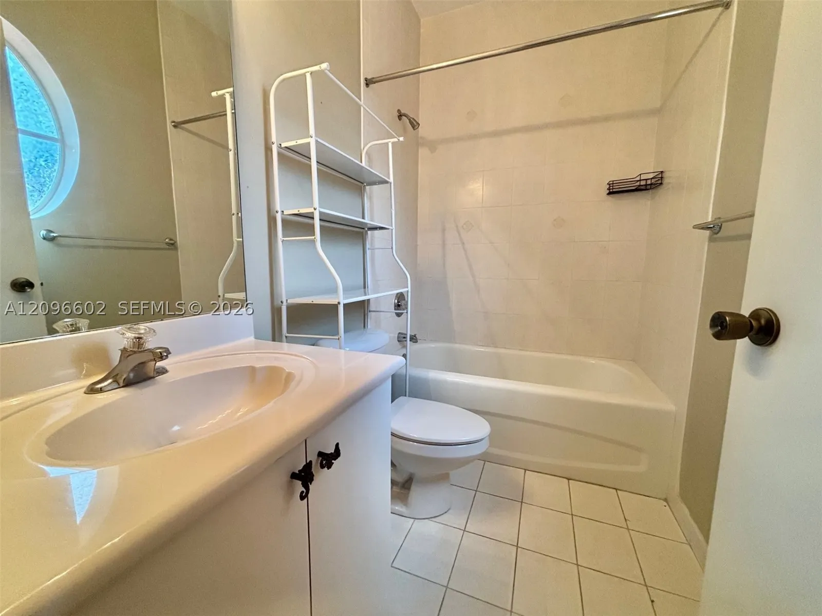 2307 Anchor Ct #4006