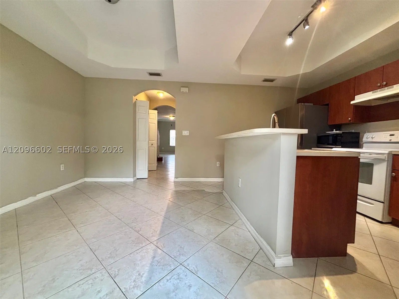 2307 Anchor Ct #4006