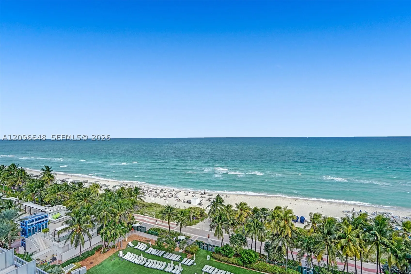 4391 Collins Ave #913/914