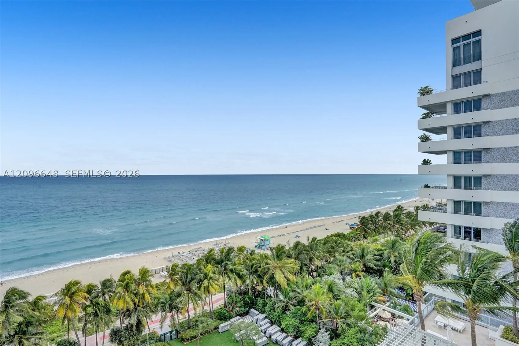 4391 Collins Ave #913/914