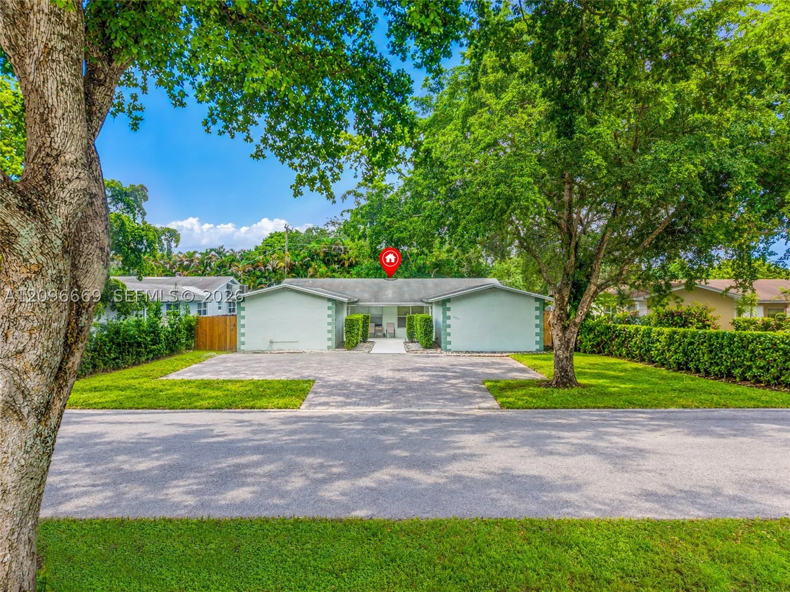 4351 SW 52nd Ct