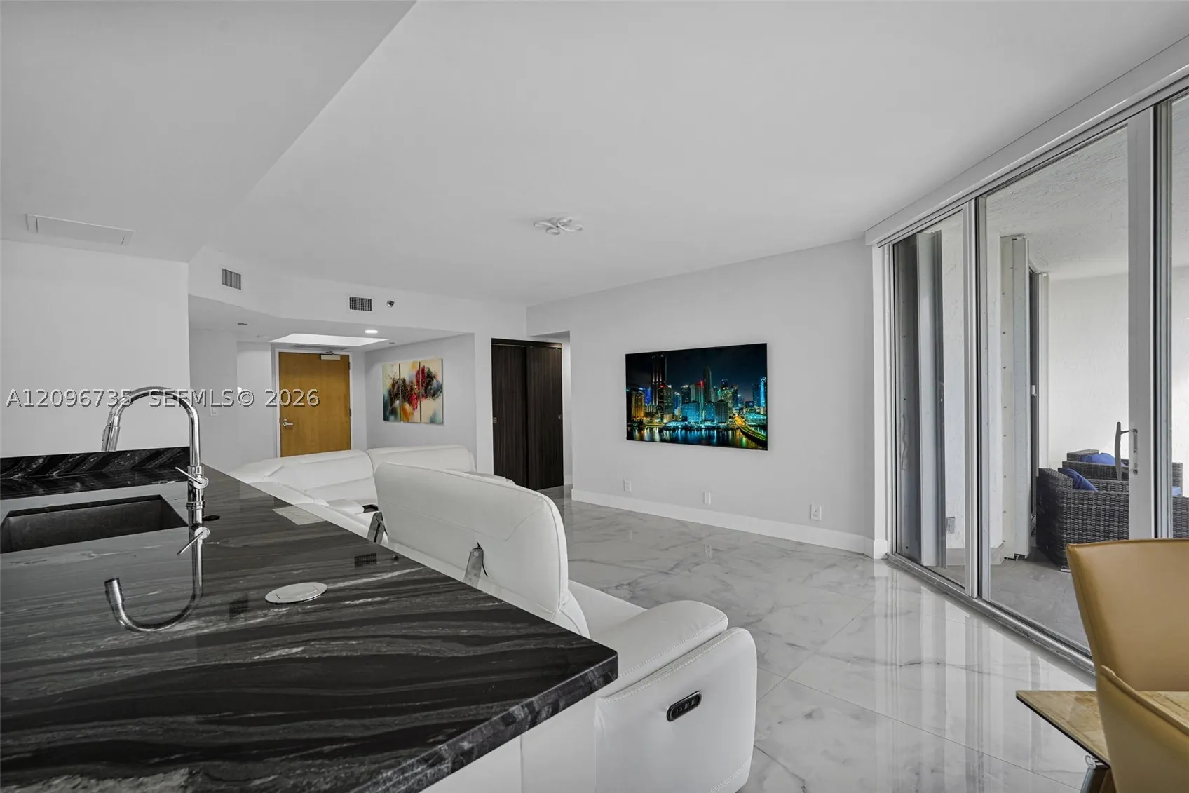 16485 Collins Ave #738