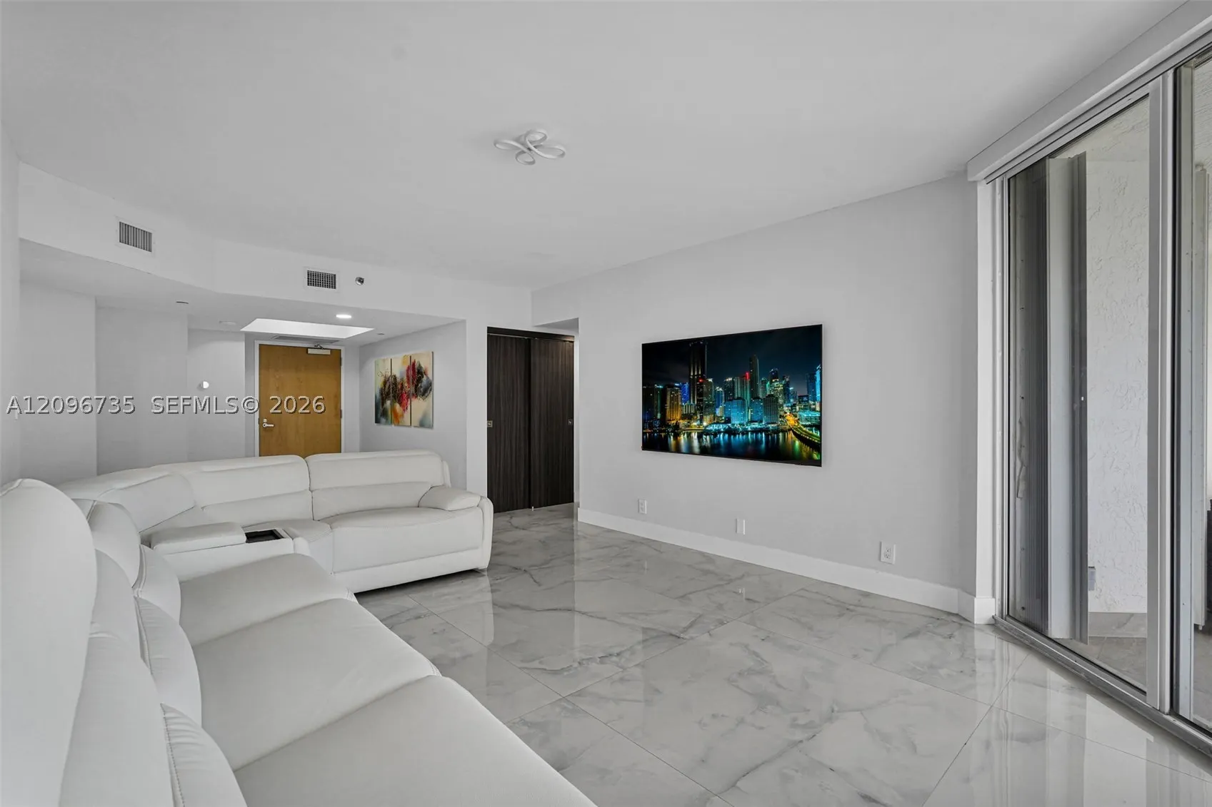 16485 Collins Ave #738