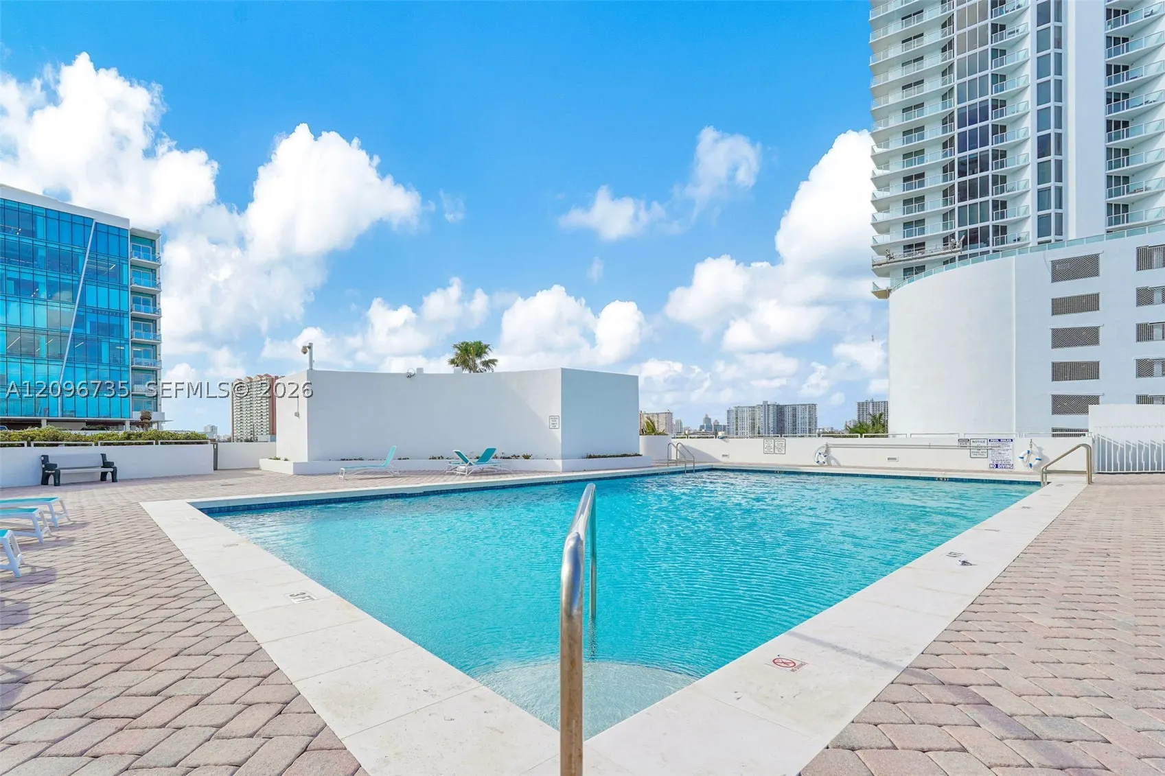 16485 Collins Ave #738