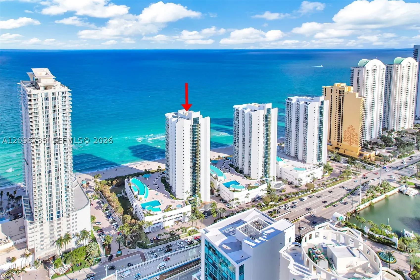16485 Collins Ave #738