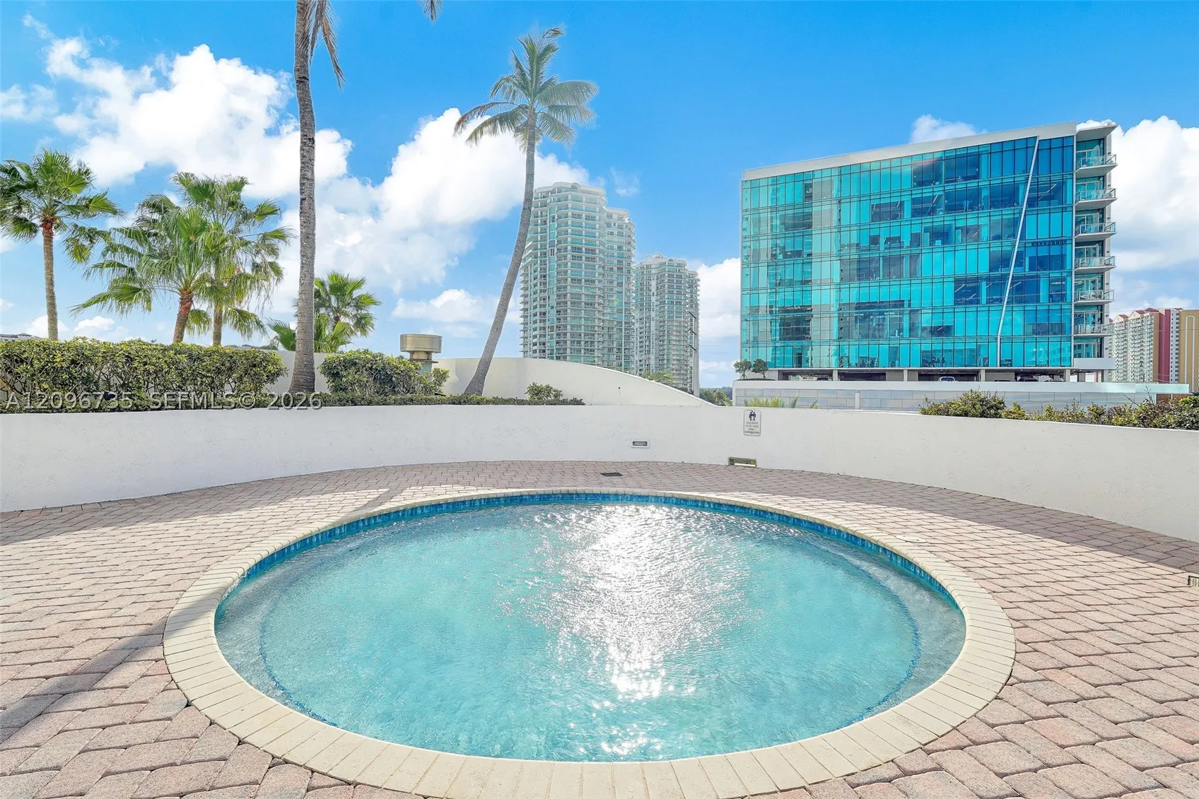 16485 Collins Ave #738